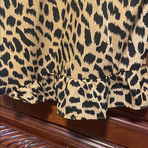 Umgee Animal Print Ruffle Sleeve Romper Size Medium - Picture 8 of 10